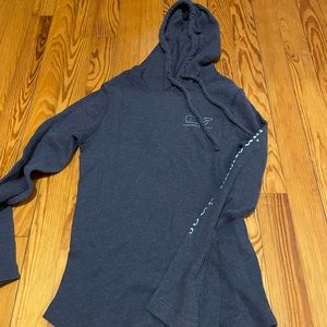 Vineyard vines hoodie tee